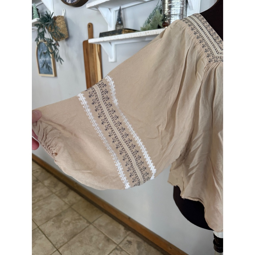 Hummingbird Tan Embroidered Square Neck Balloon Sleeve Peasant Blouse Size M - Picture 2 of 10